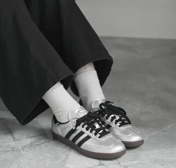 ADIDAS ORIGINALS SAMBA SILVER