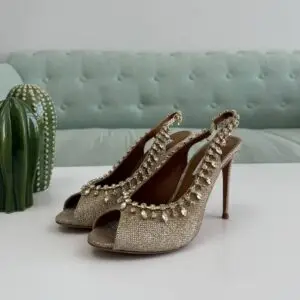 AQUAZZURA