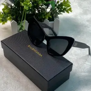 BALENCIAGA