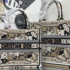CHRISTIAN DIOR