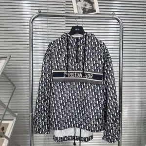 CHRISTIAN DIOR