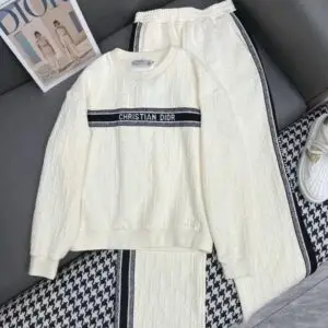 CHRISTIAN DIOR