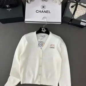 D & G