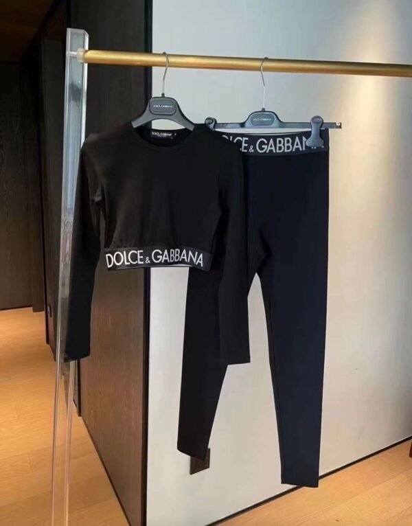 D & G