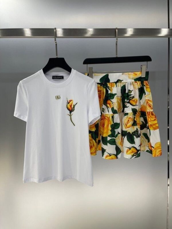 D & G