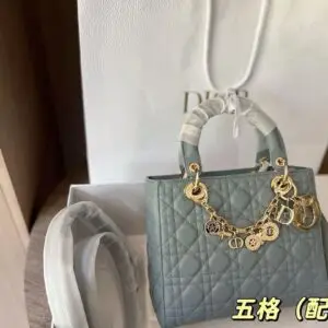 DIOR