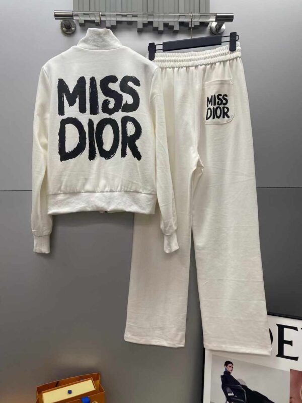 DIOR
