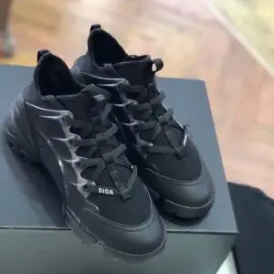 DIOR