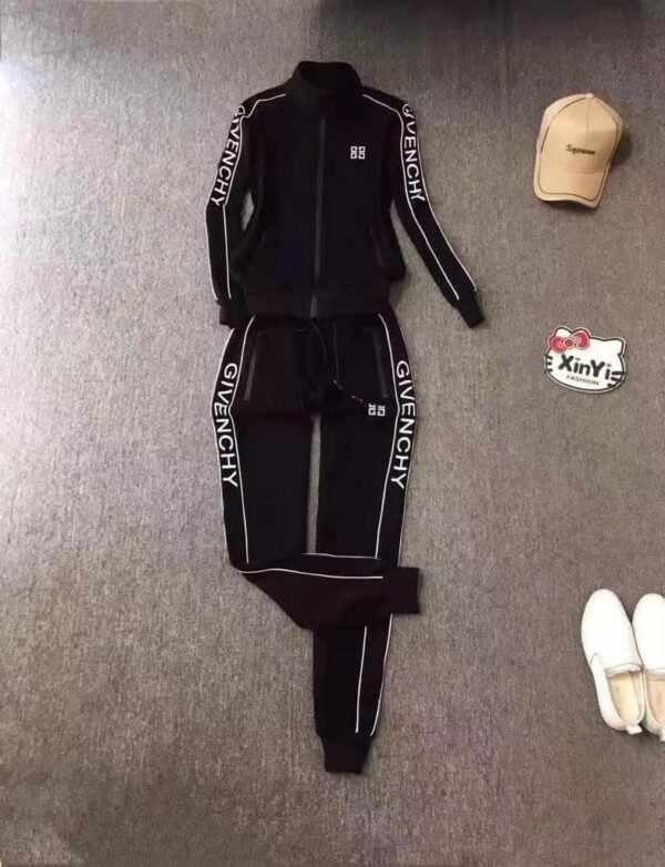 GIVENCHY