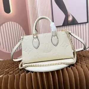LOUSE VUITTON