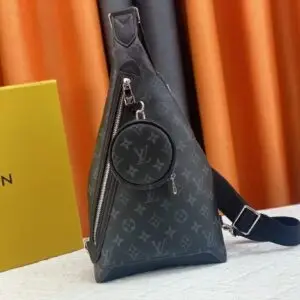 LOUSE VUITTON