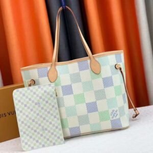 LOUSE VUITTON
