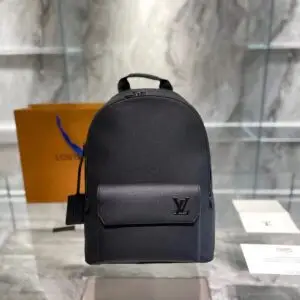 LOUSE VUITTON