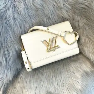 LOUSE VUITTON