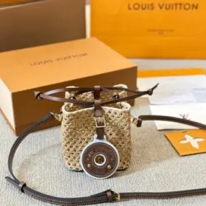 LOUSE VUITTON