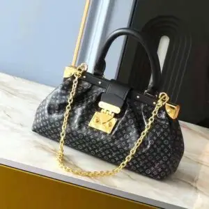 LOUSE VUITTON
