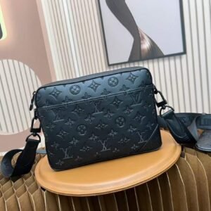 LOUSE VUITTON