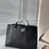 LOUSE VUITTON