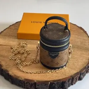 LOUSE VUITTON