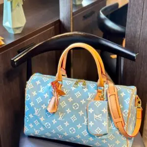 LOUSE VUITTON