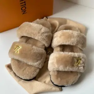 LOUSE VUITTON
