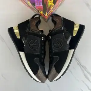 LOUSE VUITTON