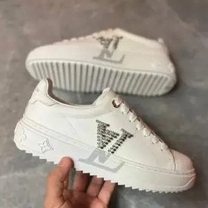 LOUSE VUITTON