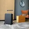 LOUSE VUITTON