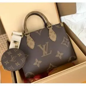 LOUSE VUITTON