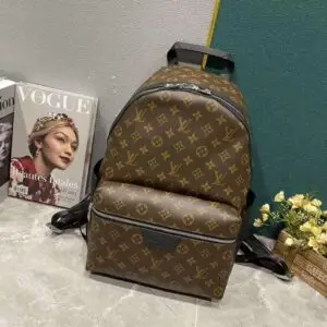LOUSE VUITTON
