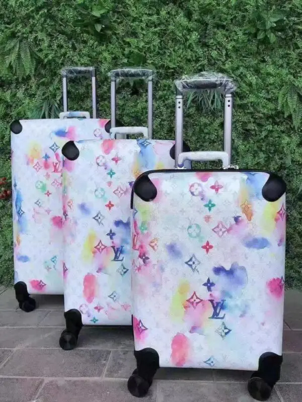 LOUSE VUITTON