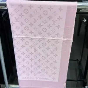 LOUSE VUITTON