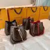 LOUSE VUITTON
