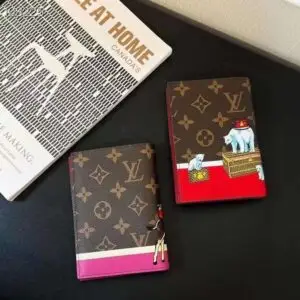 LOUSE VUITTON