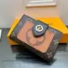 LOUSE VUITTON