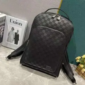 LOUSE VUITTON