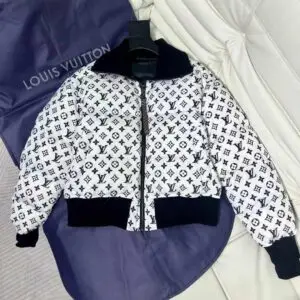 LOUSE VUITTON