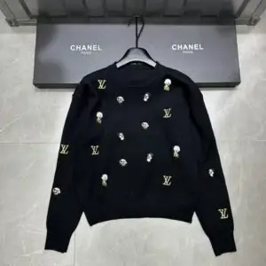 LOUSE VUITTON