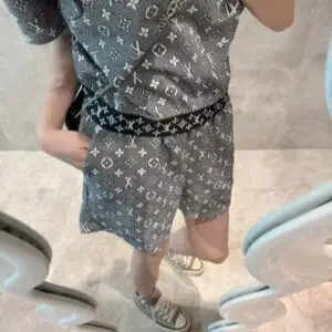 LOUSE VUITTON