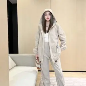LOUSE VUITTON