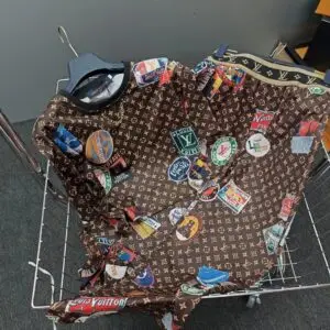 LOUSE VUITTON