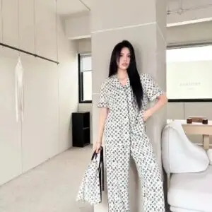 LOUSE VUITTON