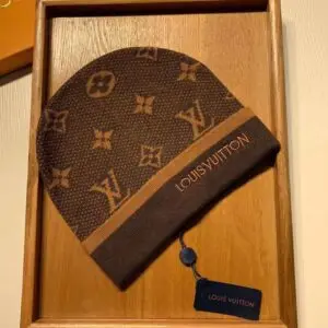 LOUSE VUITTON
