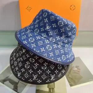 LOUSE VUITTON