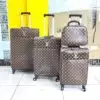 LOUSE VUITTON