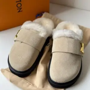 LOUSE VUITTON