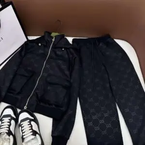 LOUSE VUITTON