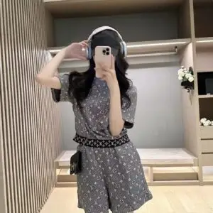 LOUSE VUITTON