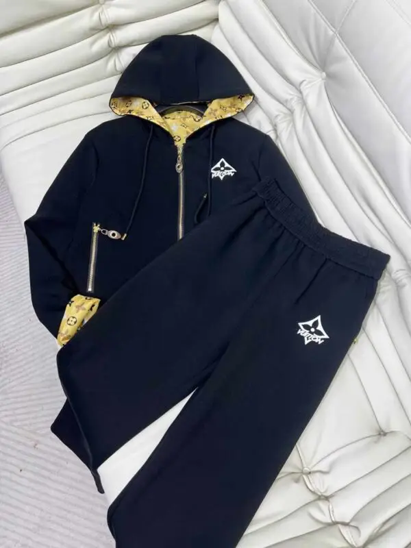 LOUSE VUITTON