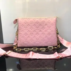 LOUSE VUITTON